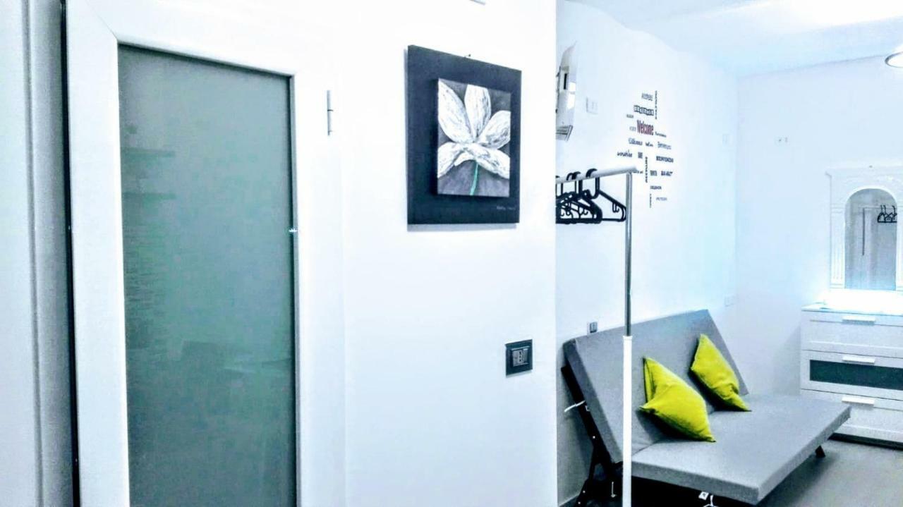 House Mattia Apartment Bari Exterior foto