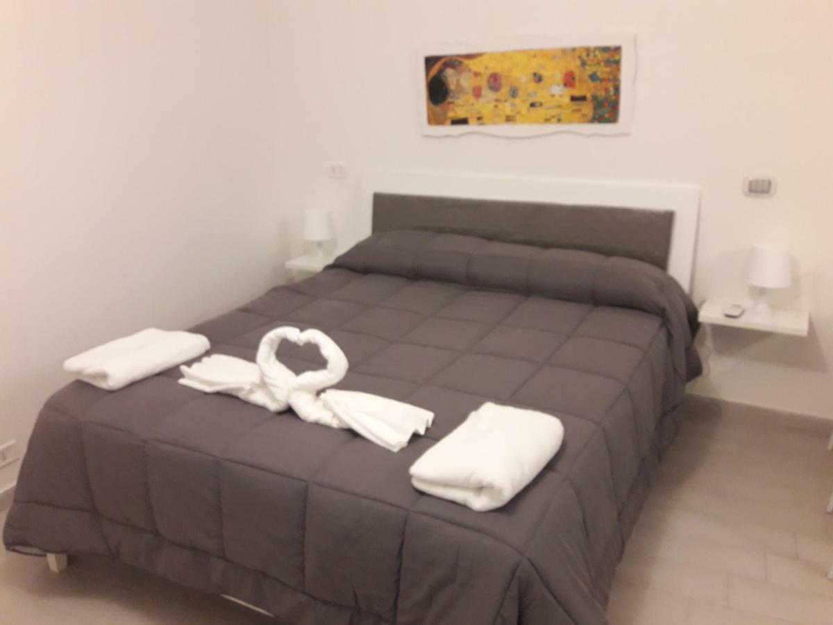 House Mattia Apartment Bari Exterior foto