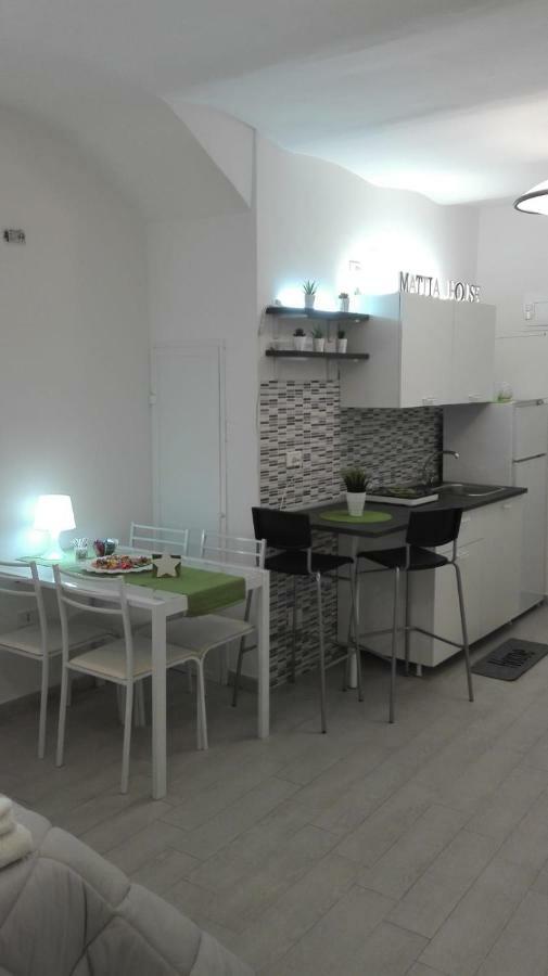 House Mattia Apartment Bari Exterior foto